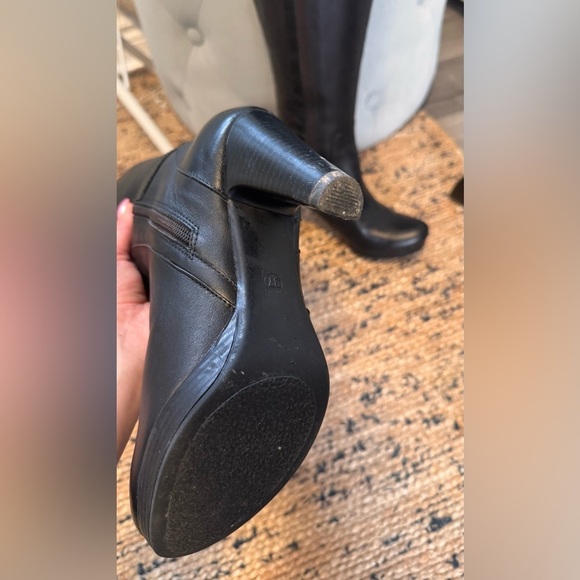100% natural Leather Heeled Boots in black,used once - Picture 7 of 14